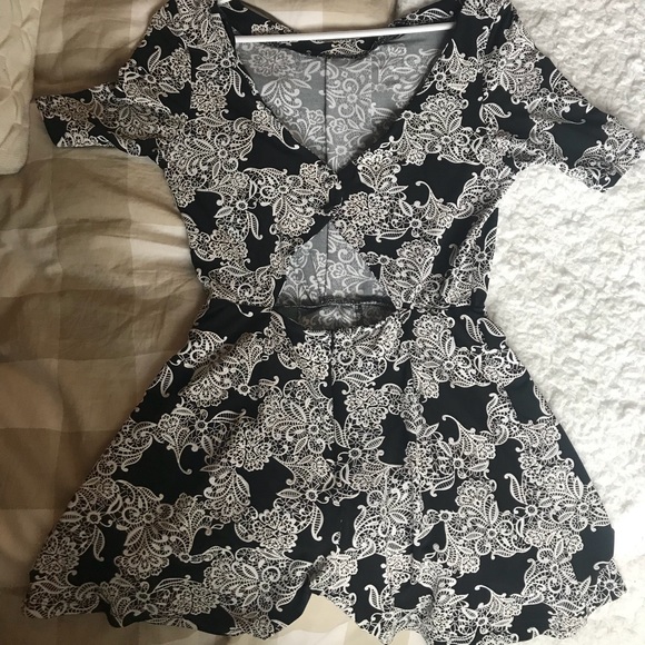 Black and white print romper - Picture 2 of 3